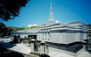 神殿は家族を強める