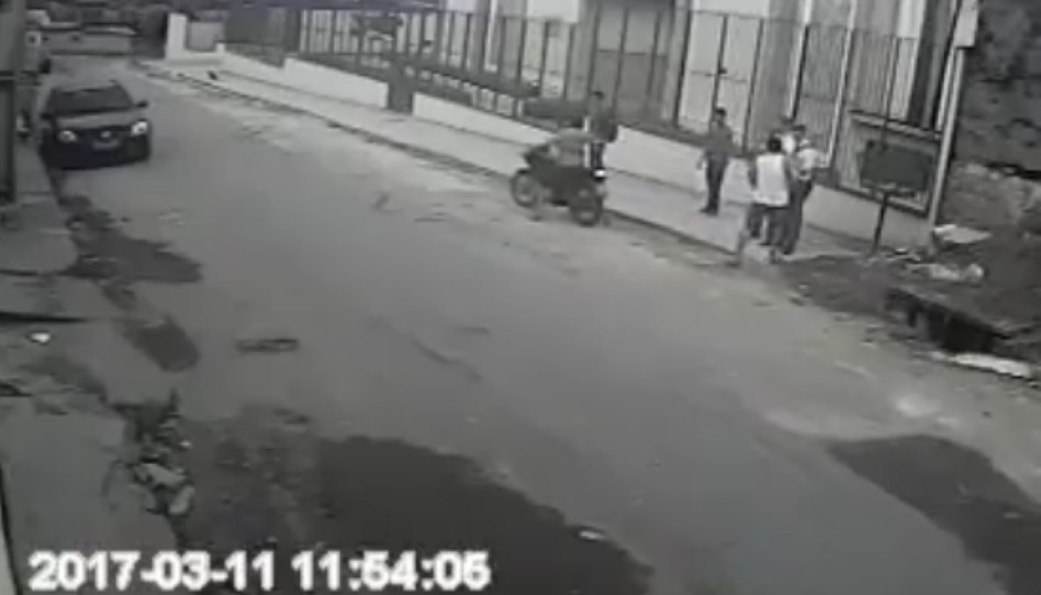 銃を持った男に反撃し命を守る宣教師