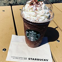 スターバックスのダーク モカ チップ クリーム フラペチーノ