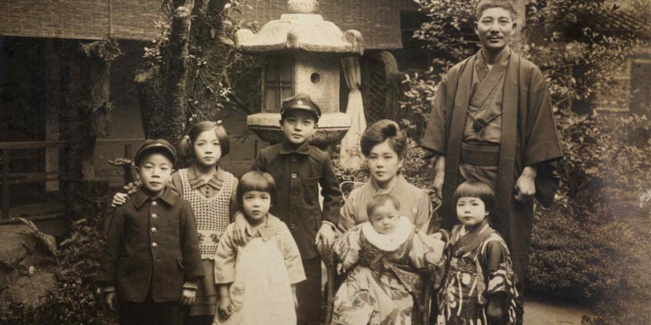 家族の歴史を感じる昔の家族写真