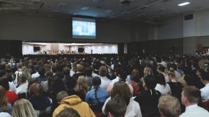 使徒が大学生に与える|真の友情を築くためのヒント