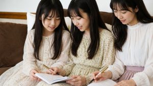 若い女性の新しい名前と追加情報
