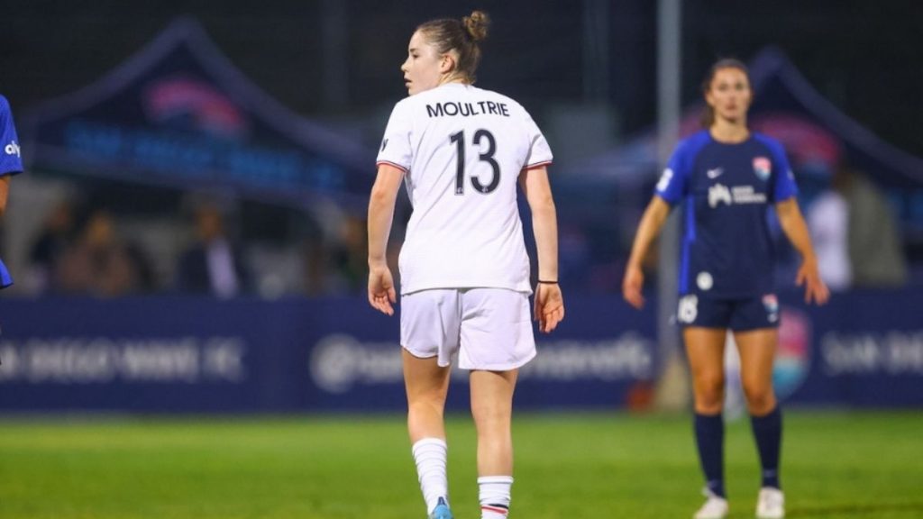 2023年アメリカ女子サッカーで最優秀若手選手に選出されたオリビア