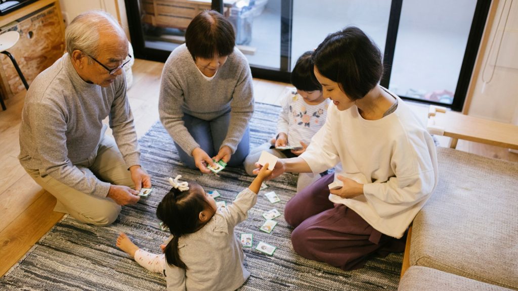 さまざなま問題があっても、家庭で満たされる子供のレジリエンスは高い